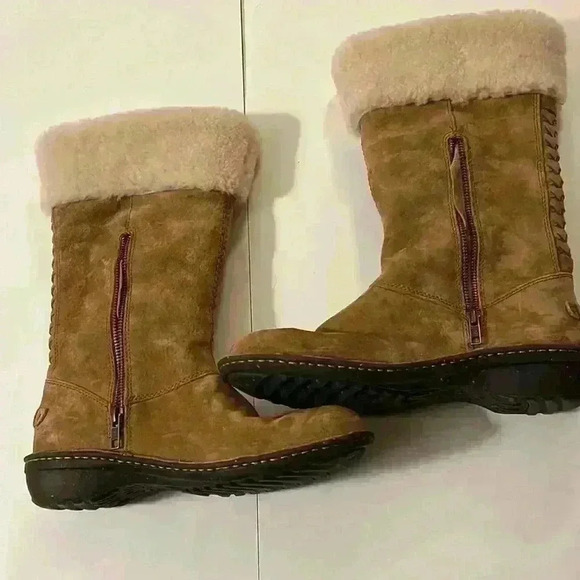 UGG Australian Karyn Cuff SheepSkin Boot, Size 8, Hand Woven Braided Det… - Picture 4 of 8